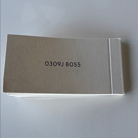 Gucci Women's Gold Watch with Colorful Interchangeable Bezels - Picture 5 of 6